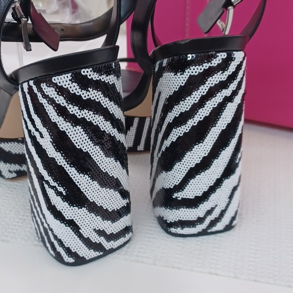 Michael Kors Ashton Zebra Platform Heel NWOB - Picture 7 of 11